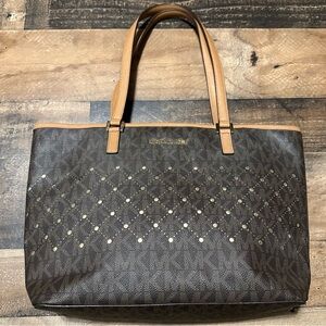Michael Kors Jet Set Large Carryall Perforated Tote